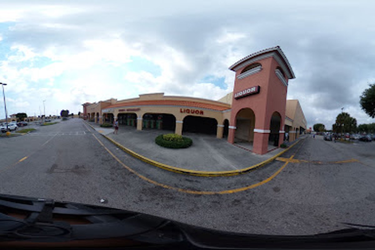 STAR LIQUORS & LOUNGE — supplied business image