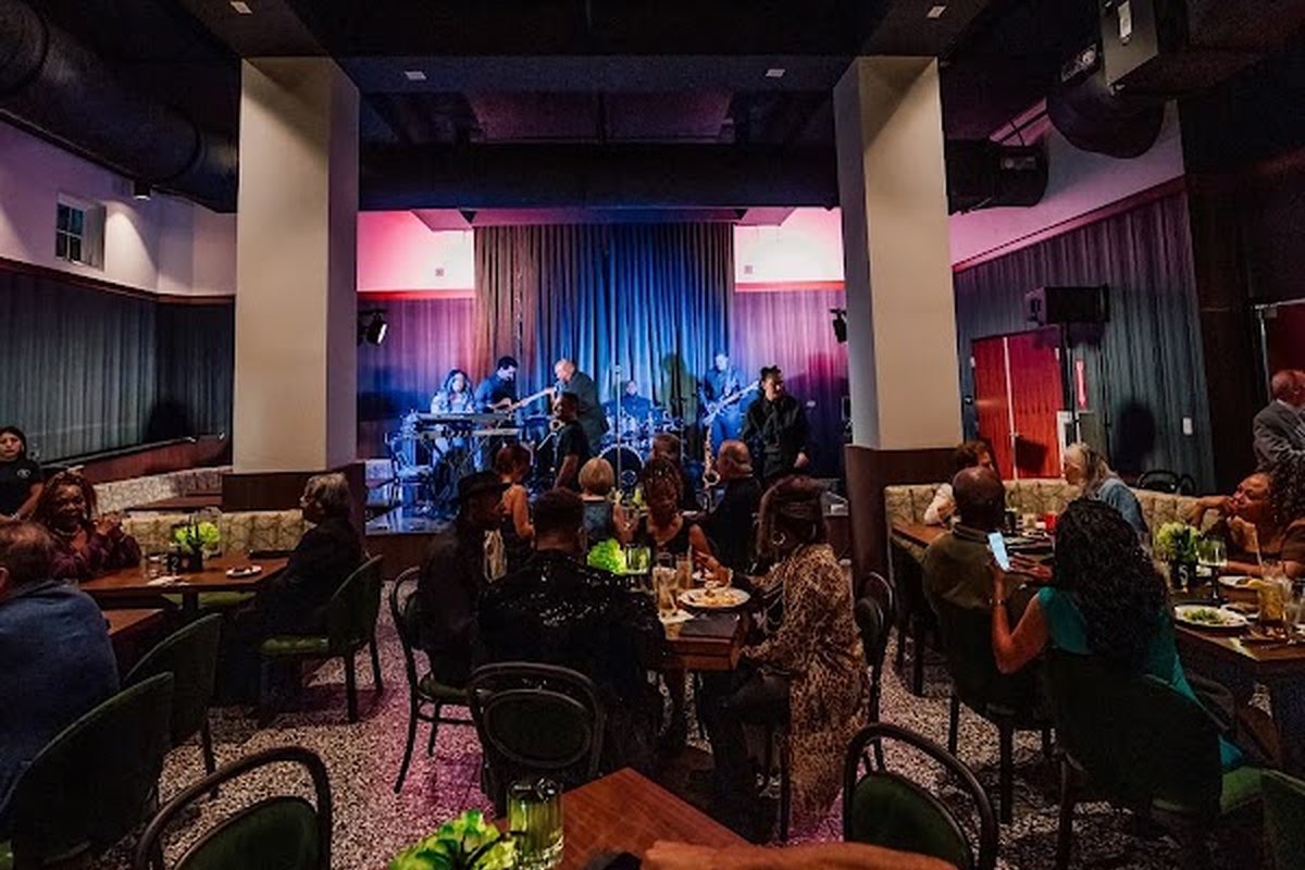 Sunset Lounge — supplied business image