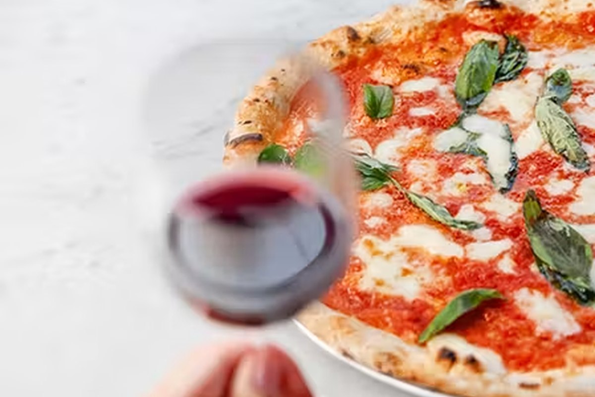 La Pizza & La Pasta — supplied business image