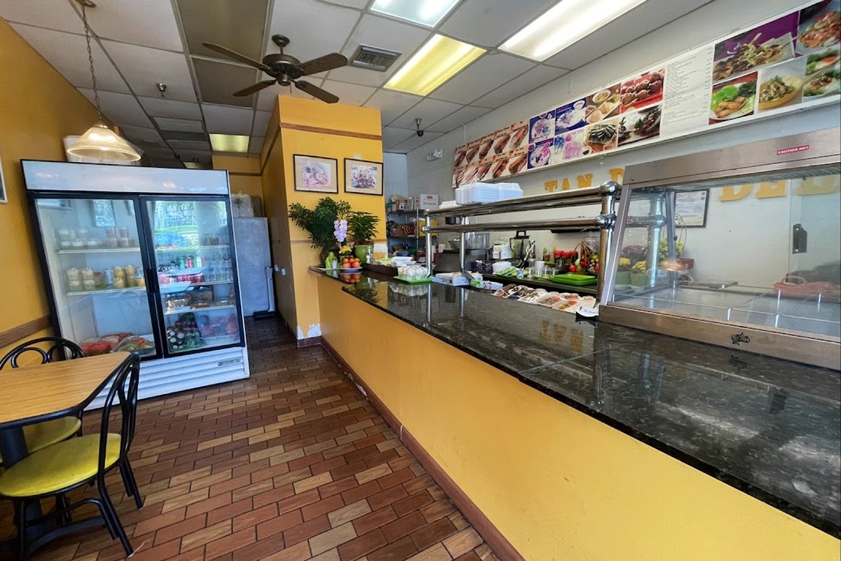 Bánh Cuốn Tân Định — supplied business image